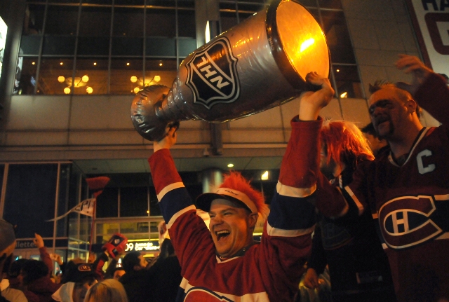 Habs sweep round 1, fans party in the streets