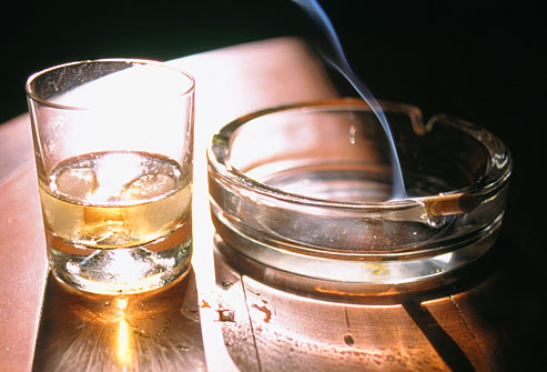 agefoto_rm_photo_of_alcohol_and_burning_cigarette