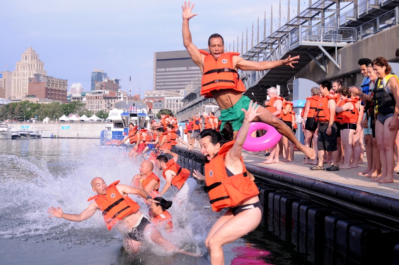 PHOTOS: Everyone in the river for le Grand Splash
