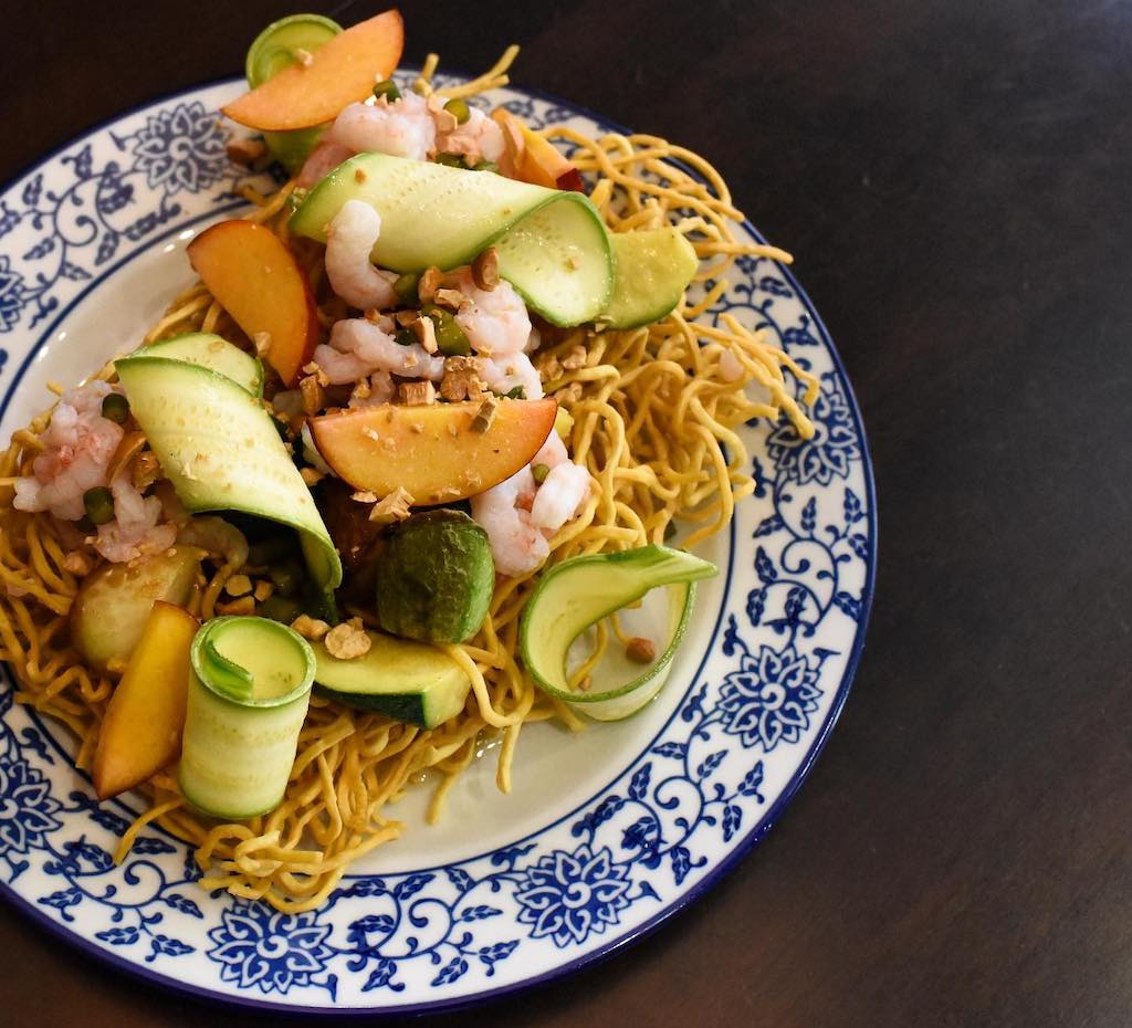 Summer chow mein at restaurant la Canting Montreal