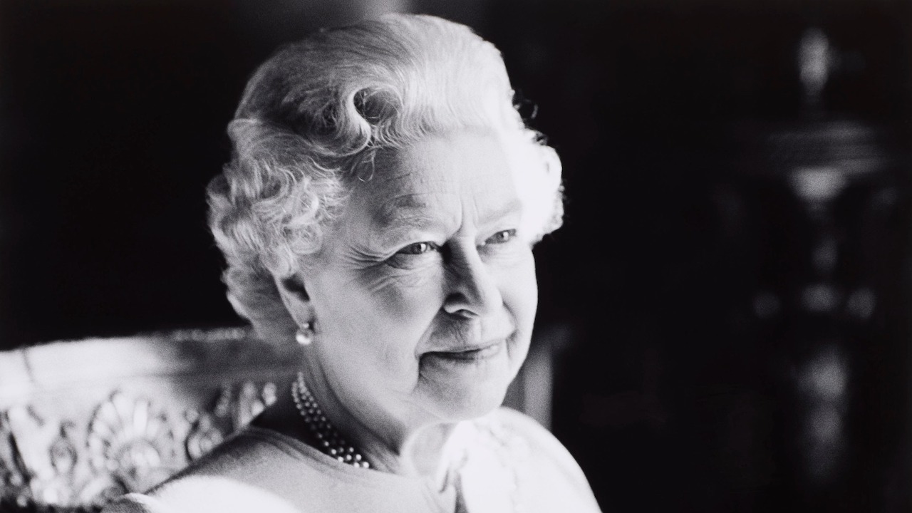Burgundy Lion to open at 5 a.m. Monday for celebration of life of Queen Elizabeth II