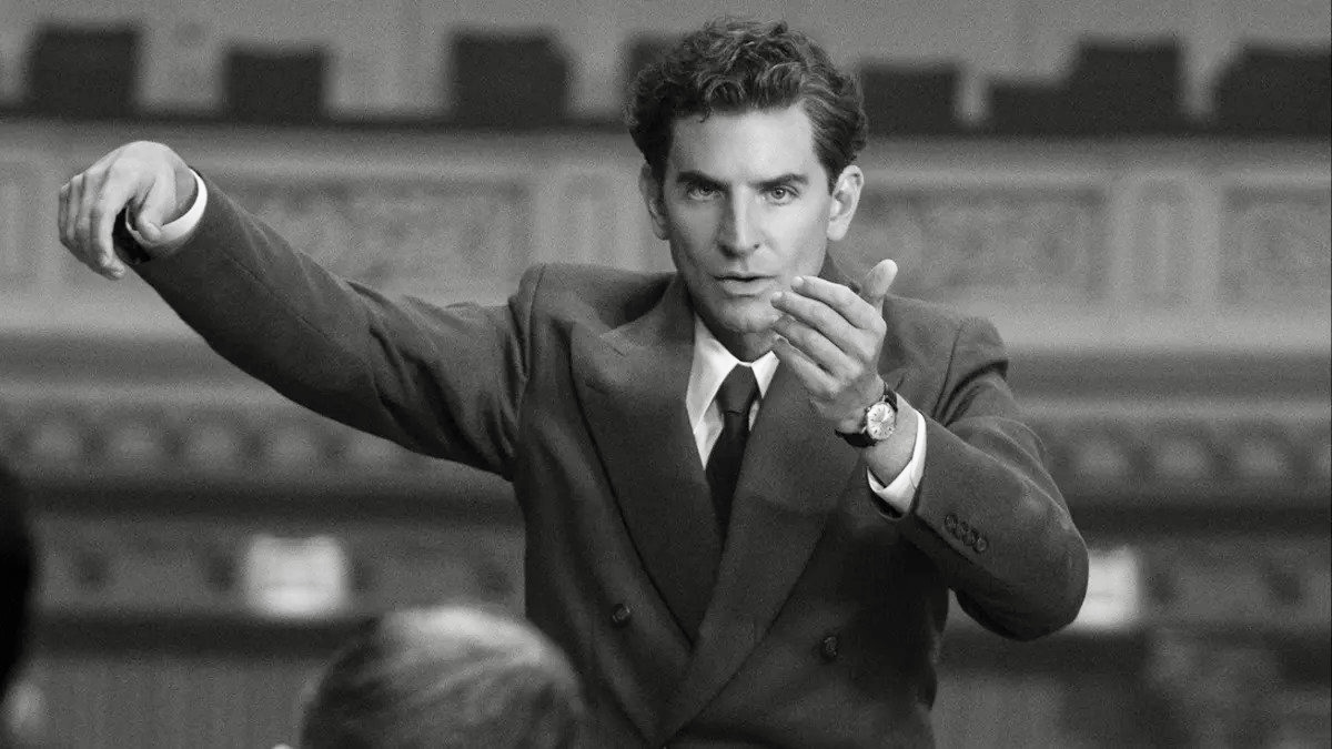 Bradley Cooper’s Leonard Bernstein biopic Maestro plays the notes, but not the music