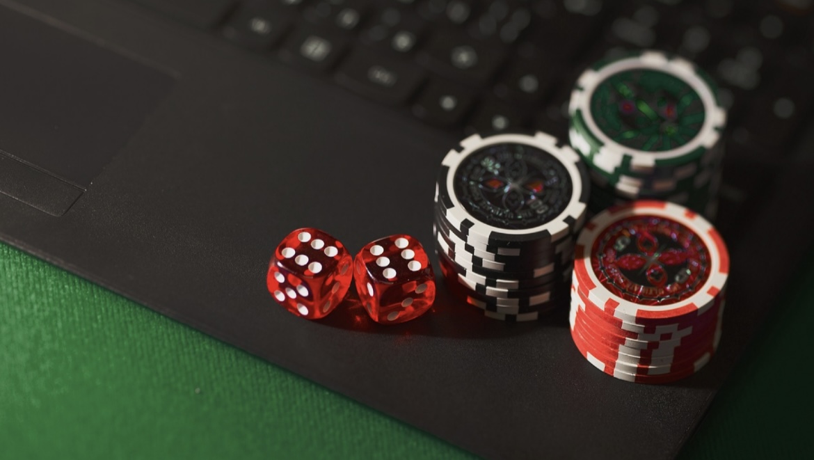 Reasons Why Online Gambling is Gaining Popularity