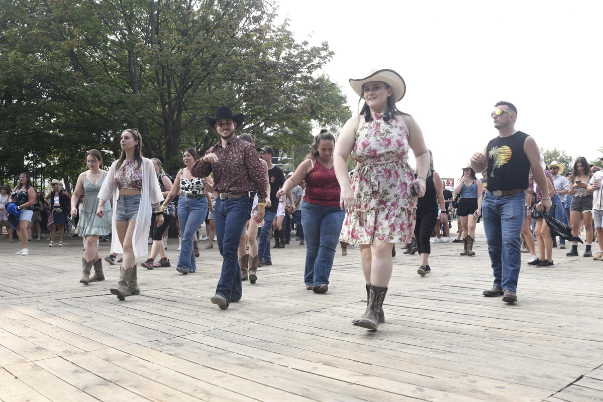 line dancing at lasso 2024