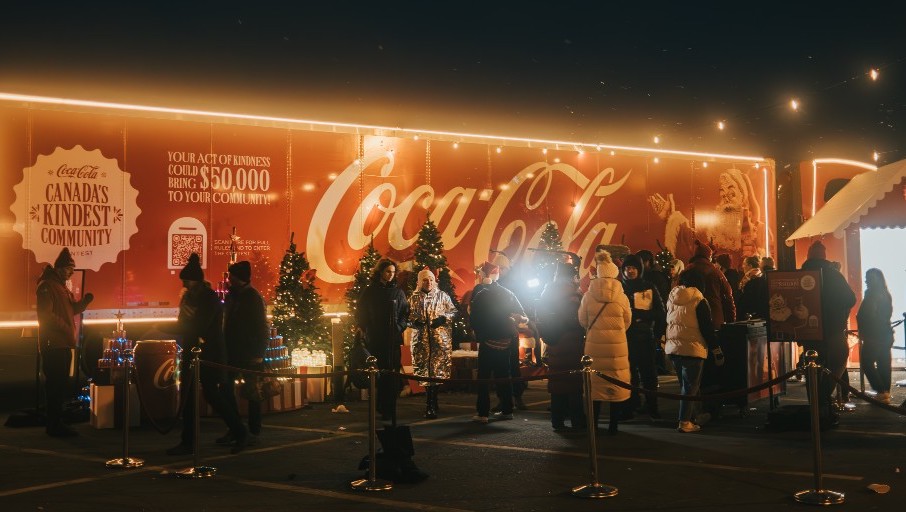 The Old Port of Montreal welcomes Santa and the Coca-Cola Holiday Caravan on Thursday