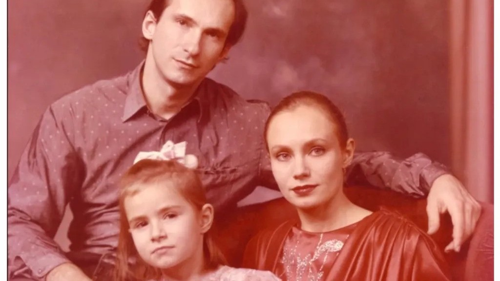 Ukrainian documentary Fragments of Ice uses Soviet-era home movies to reflect on today’s war