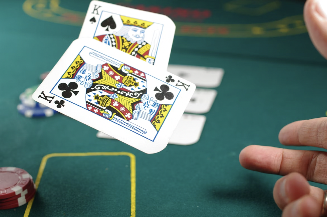 Quebec Looks to Ontario & Alberta As iGaming Role Models